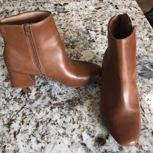 Women’s Size 8 Cognac Faux Leather Booties
